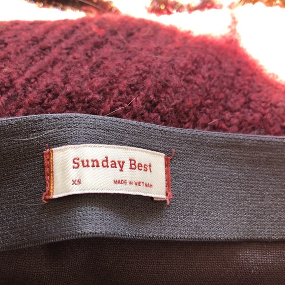 Aritzia skirt - Picture 2 of 4